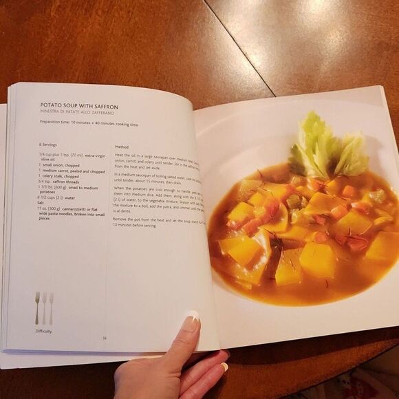 Vegetarian Mediterranean Kitchen Cookbook & Raw Food for Everyone Books Bundle - Picture 10 of 12